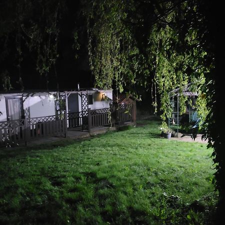 Villa Au Jardin D'Eden Hastiere-par-dela Esterno foto